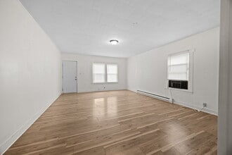 313 Burton Ave, Unit A in High Point, NC - Foto de edificio - Building Photo