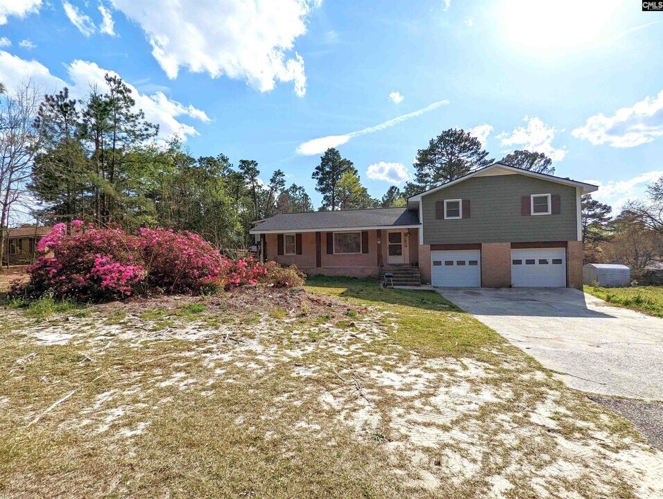 251 Micala Dr in West Columbia, SC - Building Photo