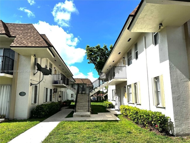 7111 SW 129th Ave in Miami, FL - Building Photo - Building Photo