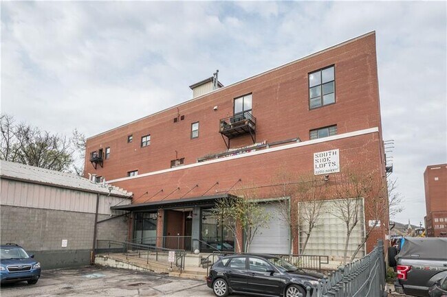 2250 Mary St, Unit 208 in Pittsburgh, PA - Building Photo - Building Photo