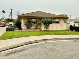 1004-1008 E Washington Ave in Orange, CA - Building Photo