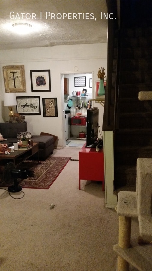 property at 612 Cross St