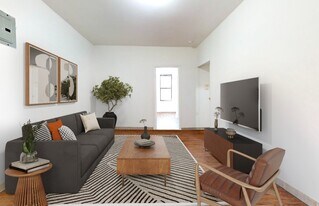 41-07 28th Ave in Queens, NY - Building Photo