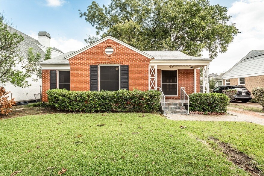 7414 Robin Rd, Unit 1804 in Dallas, TX - Foto de edificio