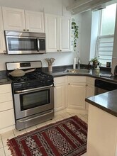 2257 W Addison St in Chicago, IL - Building Photo - Building Photo