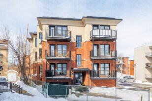 1565 Du Souvenir Boul in Laval, QC - Building Photo