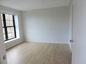 9 Soden St, Unit 407 in Cambridge, MA - Foto de edificio - Building Photo