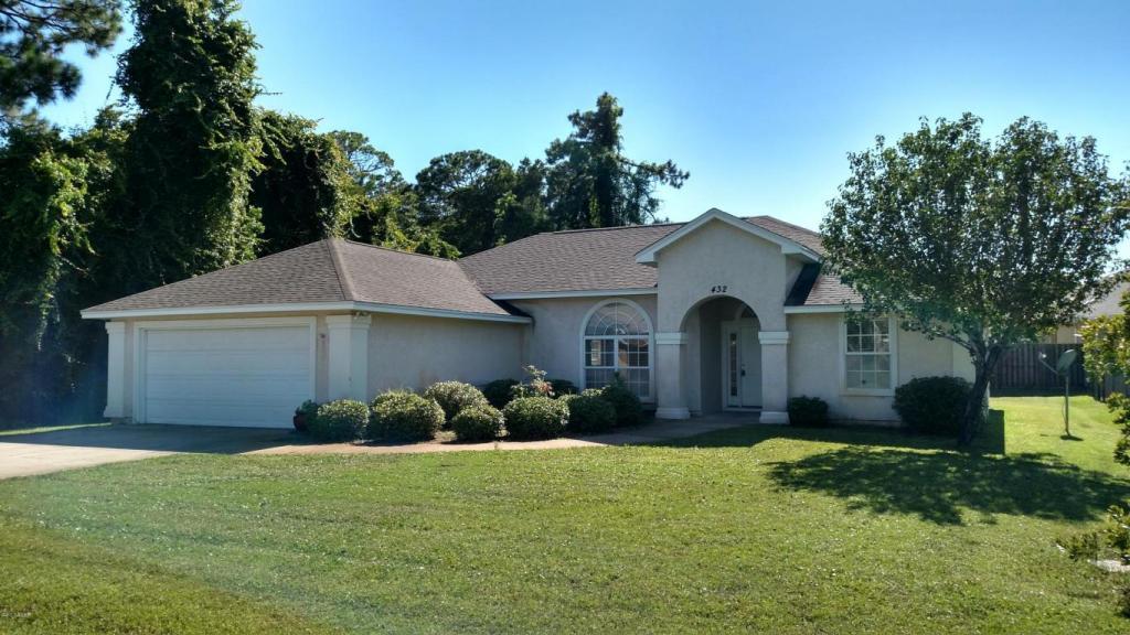 432 Hidden Island Dr in Panama City Beach, FL - Building Photo