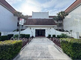 4575 S Texas Ave in Orlando, FL - Building Photo