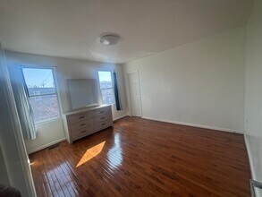 2939 E Monument St in Baltimore, MD - Building Photo - Building Photo