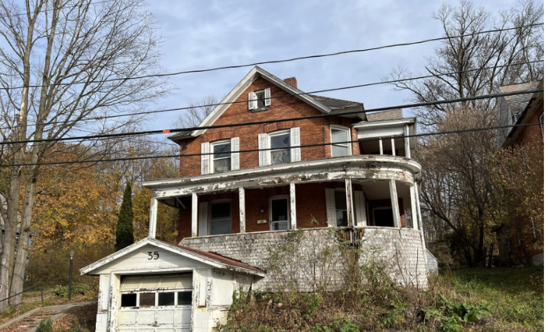 35 Monroe St in St Johnsville, NY - Foto de edificio