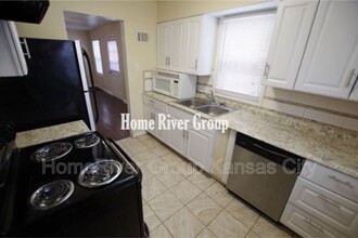 9604 E 68 Terrace in Raytown, MO - Building Photo - Building Photo