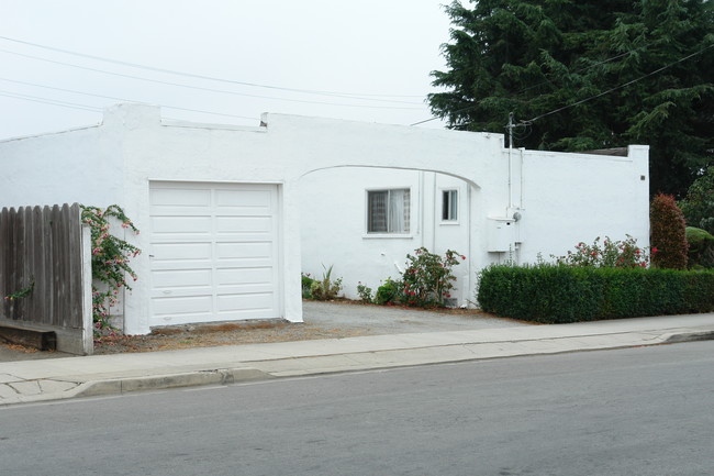 20 Katherine Ave in Salinas, CA - Foto de edificio - Building Photo