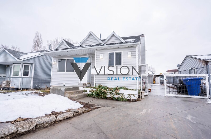 2657 S 8115 W in Magna, UT - Building Photo