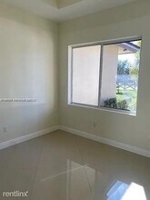 6111 Marinel Say Dr in Davie, FL - Building Photo - Building Photo