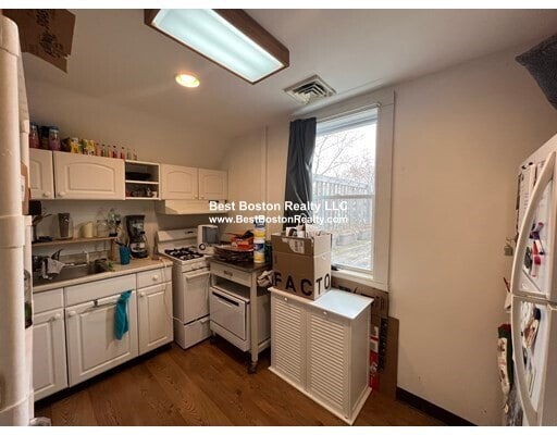 7 Jay St, Unit 3 in Somerville, MA - Building Photo - Building Photo