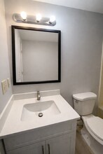 2100 Skyline Dr, Unit 4 in Lowell, MA - Building Photo - Building Photo