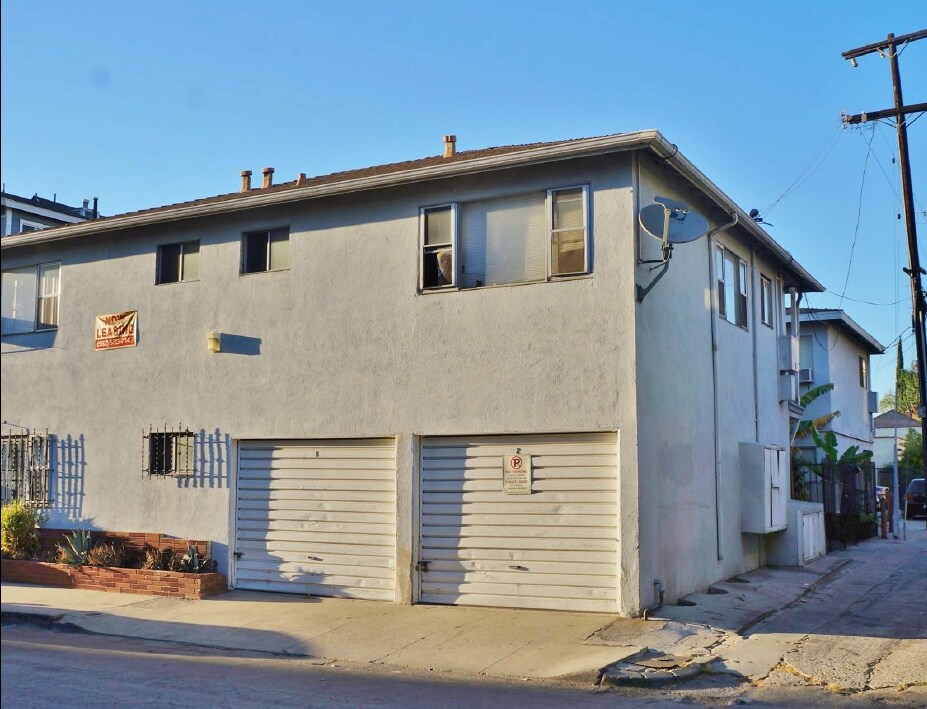 539 E 11th Street in Long Beach, CA - Building Photo