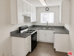 5534 Bonner Ave in Los Angeles, CA - Building Photo - Building Photo