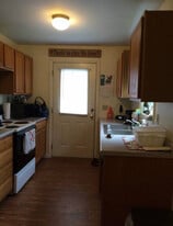 362 Riverside Dr, Unit 2 in Augusta, ME - Building Photo