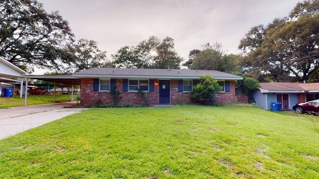 109 Sara Ln