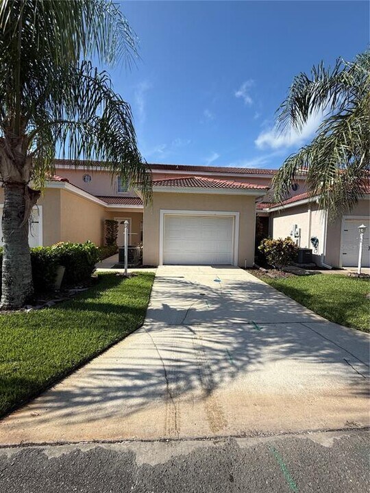 2212 Garden Lake Dr in Winter Haven, FL - Building Photo