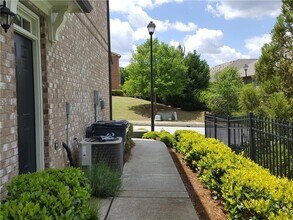 805 Pleasant Hill Rd in Lilburn, GA - Building Photo - Building Photo