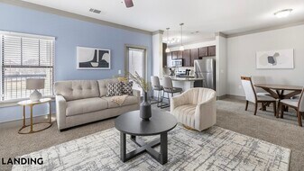 4689 Mustang Pkwy, Unit 8202 in Carrollton, TX - Building Photo