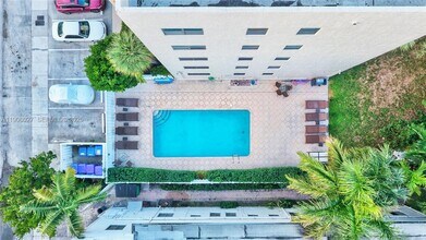 520 Orton Ave in Fort Lauderdale, FL - Building Photo - Building Photo