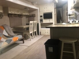 4420 TX-158, Unit RV 8