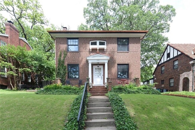 418 Carswold Dr in Clayton, MO - Building Photo - Building Photo