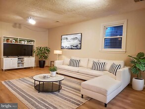 2 Chantilly Ct in Rockville, MD - Building Photo - Building Photo
