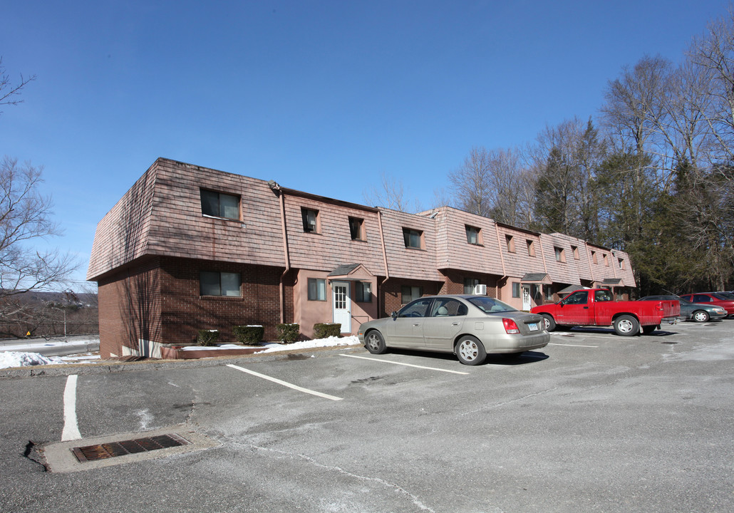 Brookgate Apartments in Torrington, CT - Building Photo