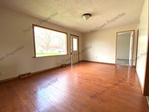 301 E Kankakee River Dr in Wilmington, IL - Building Photo - Building Photo