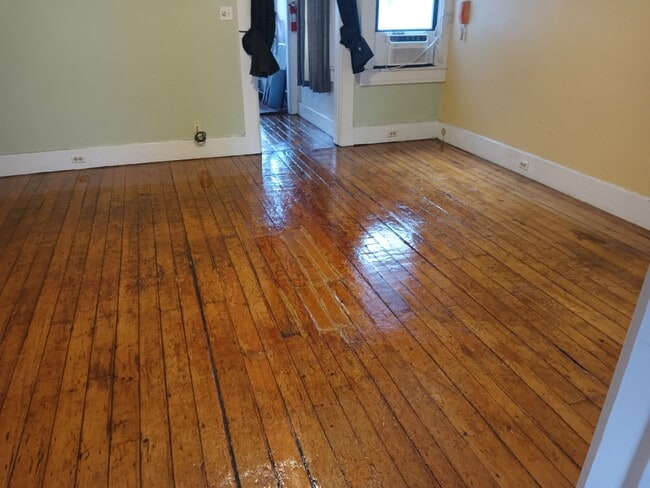 1344 Main St, Unit #2 in Cincinnati, OH - Foto de edificio - Building Photo