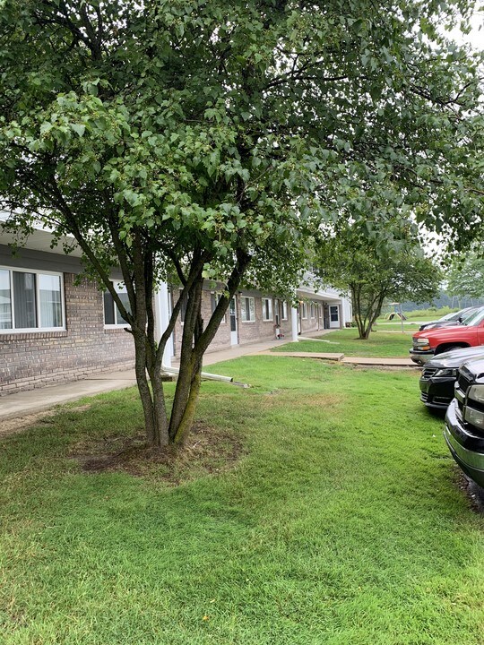 1001 N State Rd in Davison, MI - Building Photo