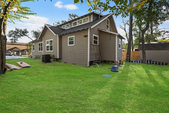 17507 Wild Oak Dr in Houston, TX - Foto de edificio - Building Photo