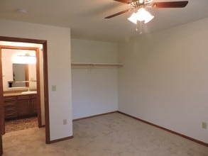 English Meadows Apartment Homes in Milwaukee, WI - Building Photo - Building Photo