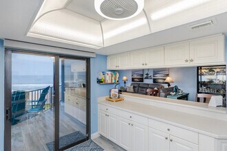 2425 S Atlantic Ave, Unit 301 in Daytona Beach Shores, FL - Building Photo - Building Photo