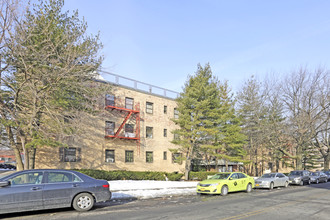 7904 147th St in Flushing, NY - Building Photo - Building Photo