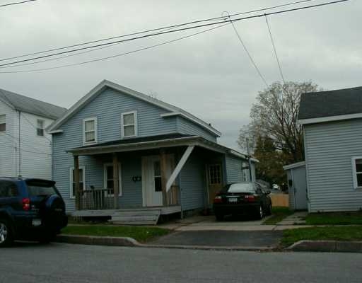 8-& 10 Porter St in Oswego, NY - Building Photo