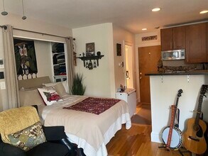 22 David G Mugar Way, Unit 7 in Boston, MA - Foto de edificio - Building Photo