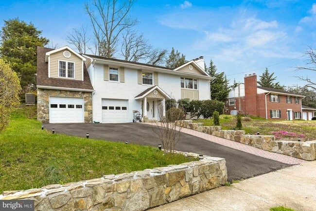 property at 7029 Old Dominion Dr
