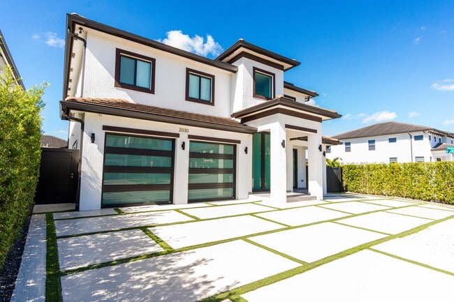 2030 SW 145th Ave in Miami, FL - Building Photo - Building Photo