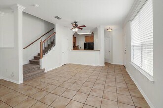 8518 Cahill Dr, Unit 9 in Austin, TX - Building Photo - Building Photo