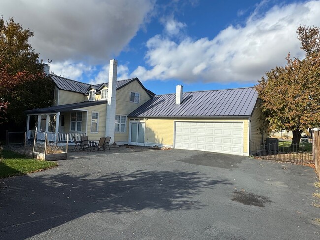 property at 709 East Remington Drive