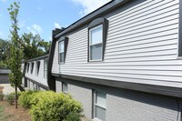 Building Photo - Clifton Ridge Apartamentos in Louisville, Kentucky