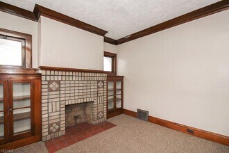 9806 Sladden Ave-Unit -2/Up in Garfield Heights, OH - Building Photo - Building Photo