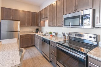Gateway Northeast in Minneapolis, MN - Foto de edificio - Interior Photo
