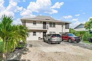 16001 Buccaneer St in Bokeelia, FL - Building Photo